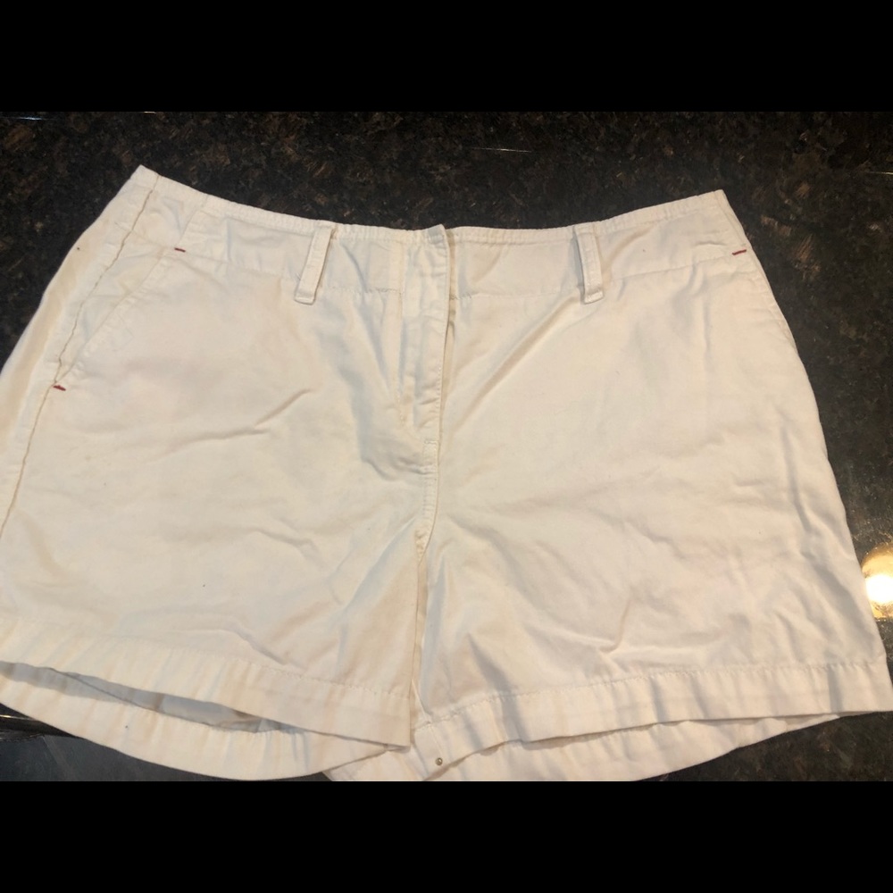 White cute twill summer shorts